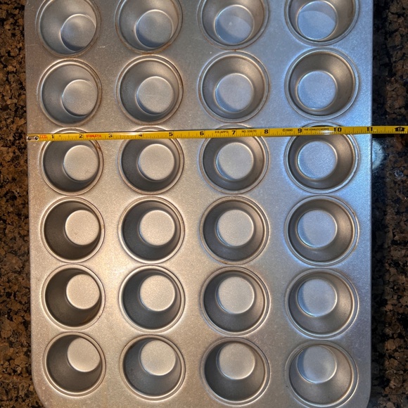 Williams Sonoma Traditional Mini Muffin Pan, 24-Well - Picture 4 of 4